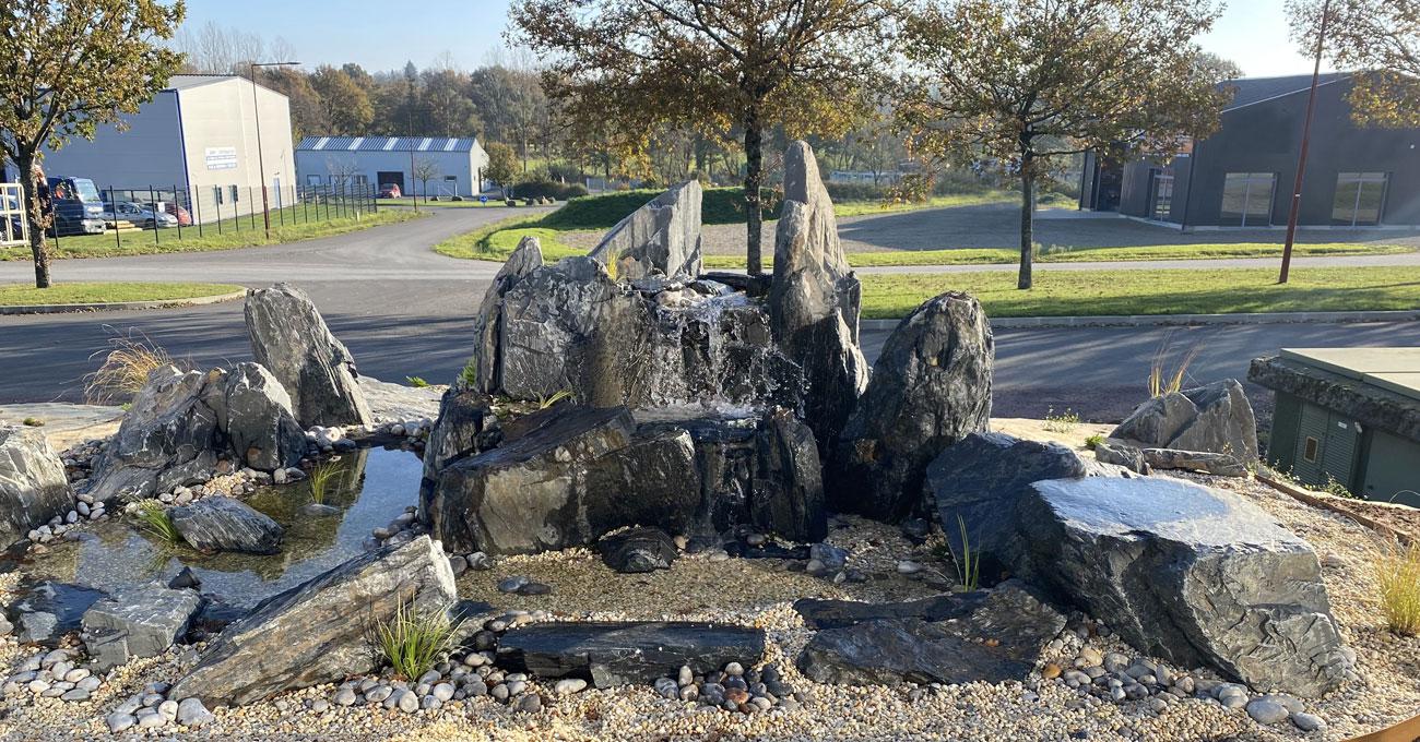 Apport d'un élément de cascade sur un siège social