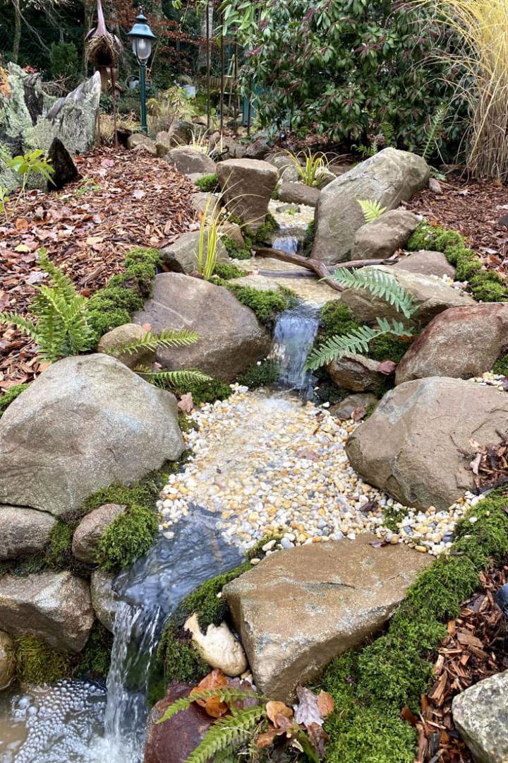 L'effet soyeux d'une cascade naturelle